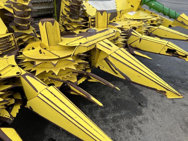 Image of John Deere 686 equipment image 4