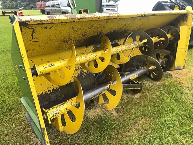Image of John Deere 686 equipment image 3