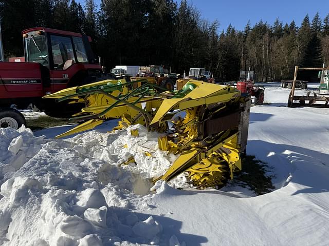 Image of John Deere 686 equipment image 4