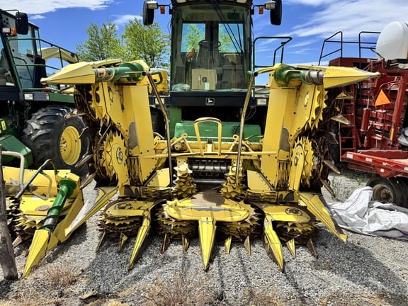 John Deere 688 Equipment Image0
