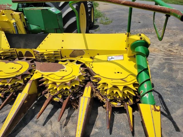 Image of John Deere 688 equipment image 2