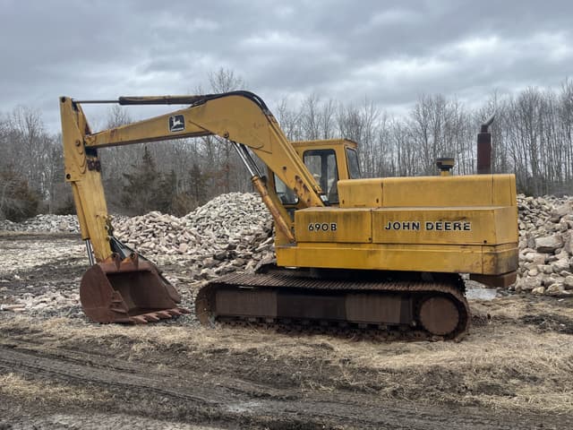 Image of John Deere 690B equipment image 1
