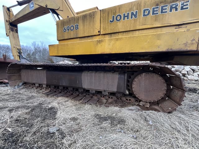 Image of John Deere 690B equipment image 4