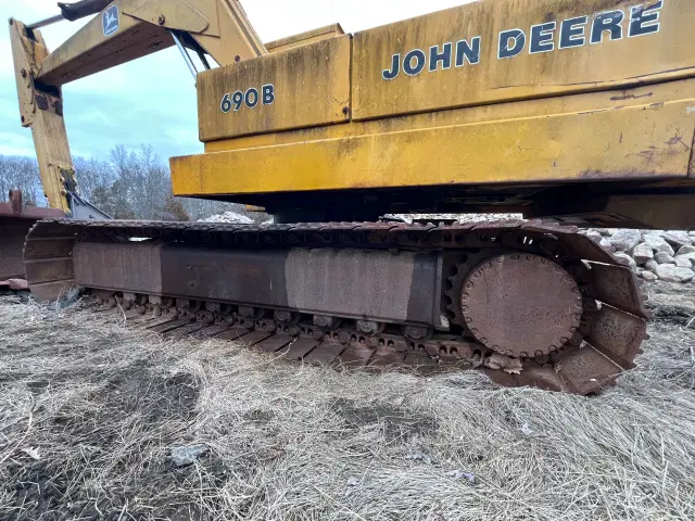 Image of John Deere 690B equipment image 4