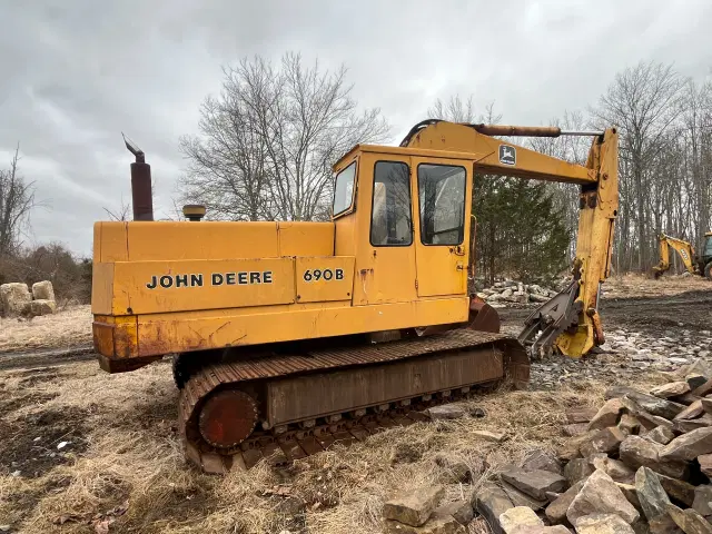 Image of John Deere 690B equipment image 2
