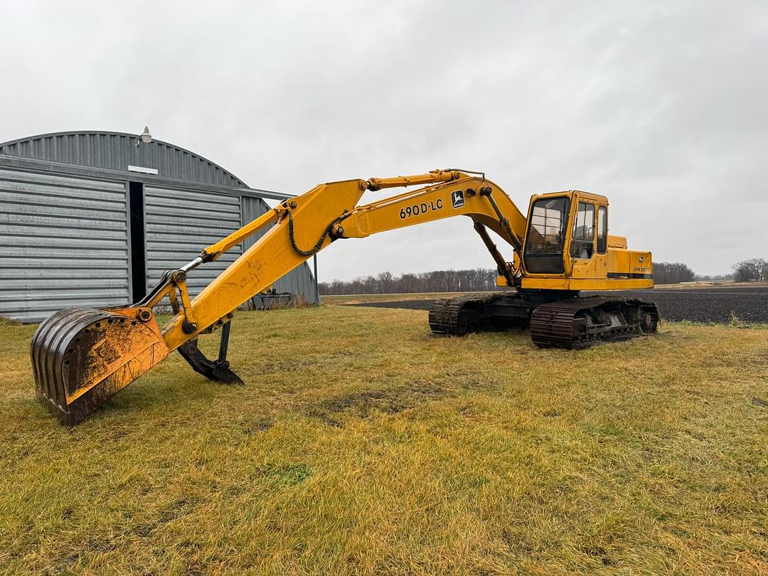 Image of John Deere 690D-LC Primary image