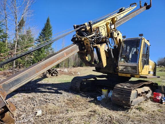 Image of John Deere 690E LC equipment image 2
