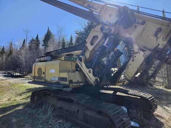 Image of John Deere 690E LC equipment image 4