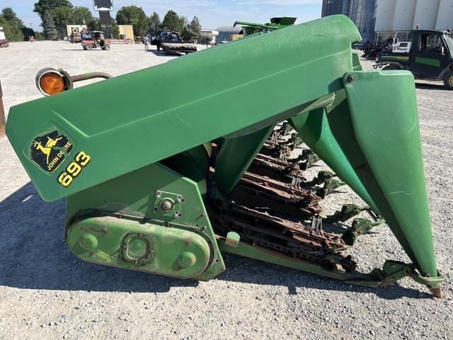 Image of John Deere 693 equipment image 3