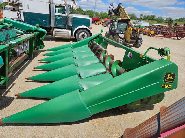 Image of John Deere 693 equipment image 1