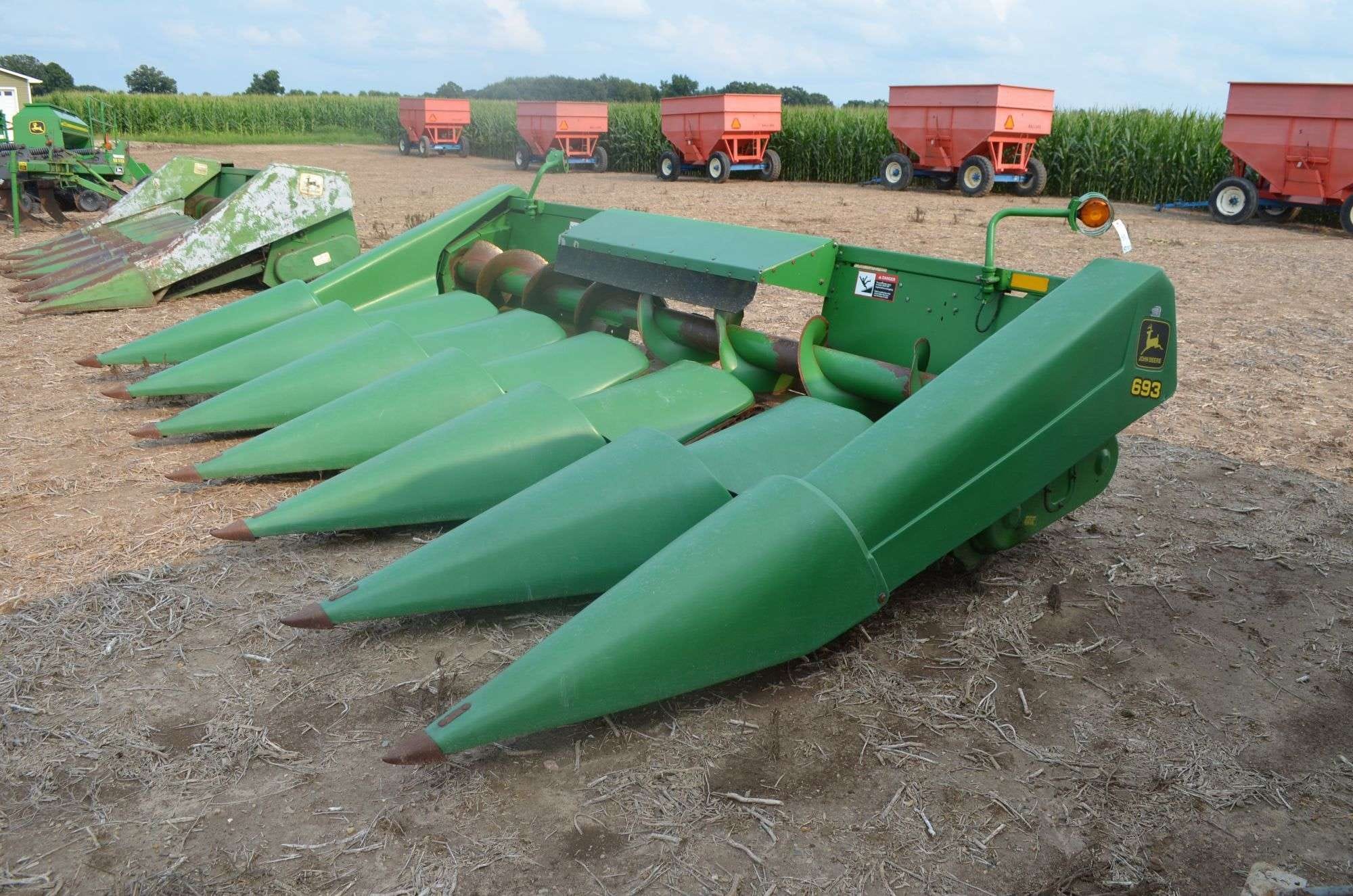 John Deere 693 Equipment Image0