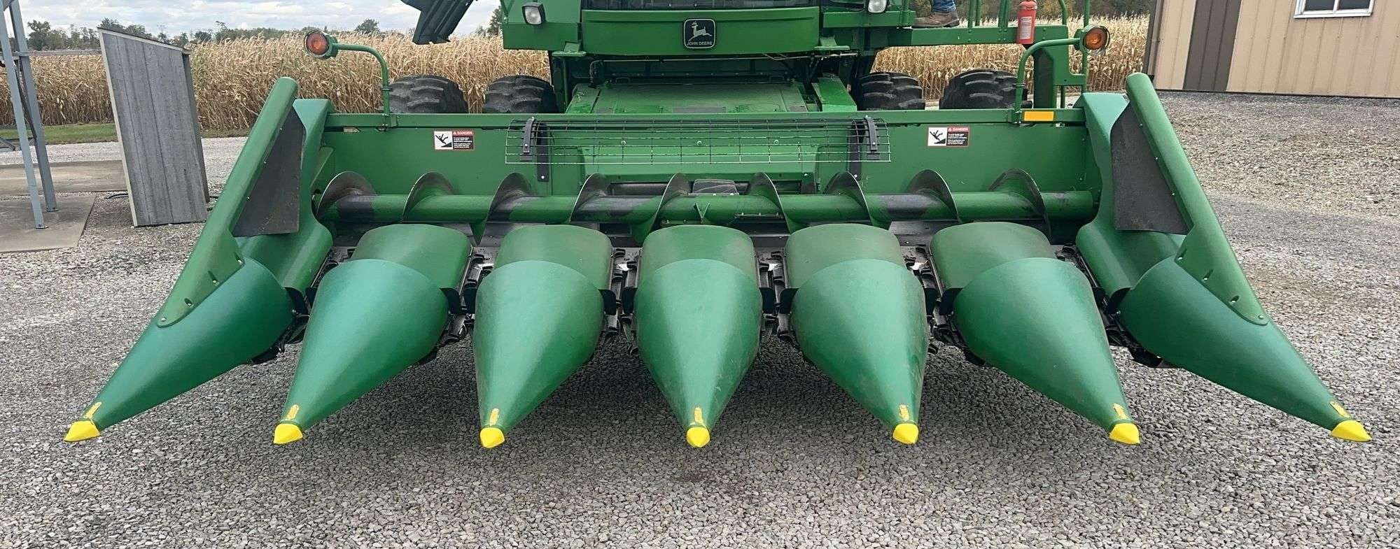 John Deere 693 Equipment Image0