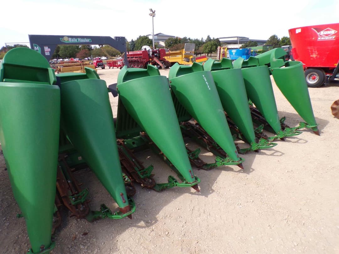 Image of John Deere 693 Primary image