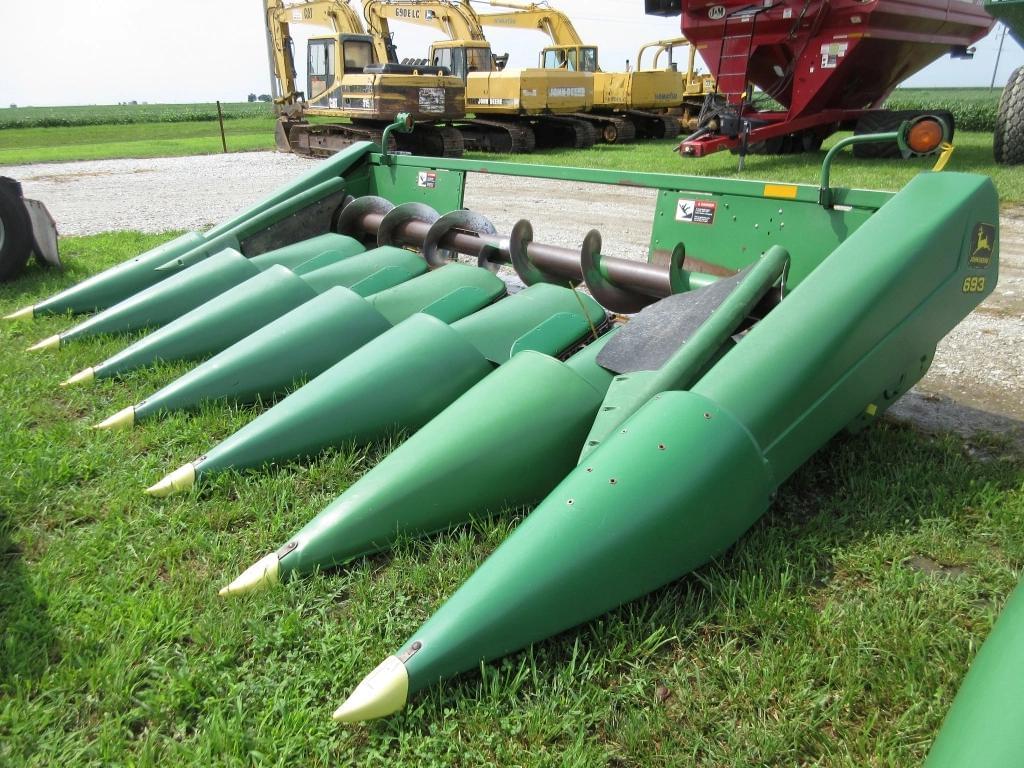 Image of John Deere 693 Primary image