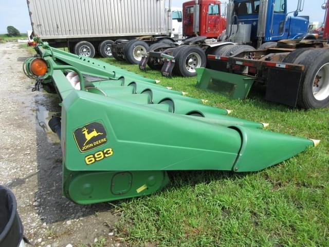 Image of John Deere 693 equipment image 4