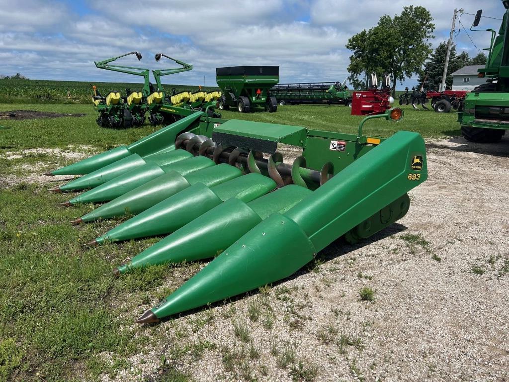 Image of John Deere 693 Image 0