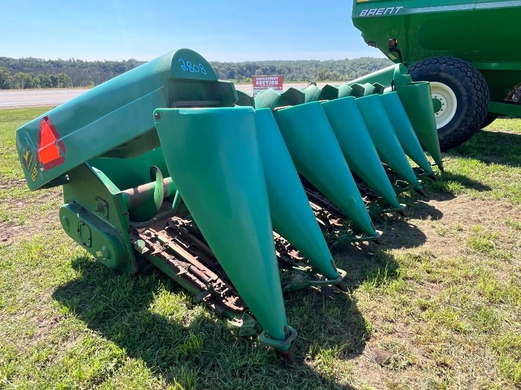 SOLD - John Deere 693 Lot No. 2808 Harvesting with 6 Rows | Tractor Zoom