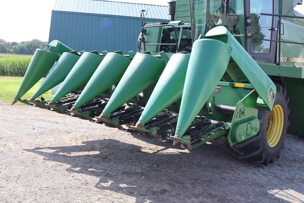 Image of John Deere 693 Primary image