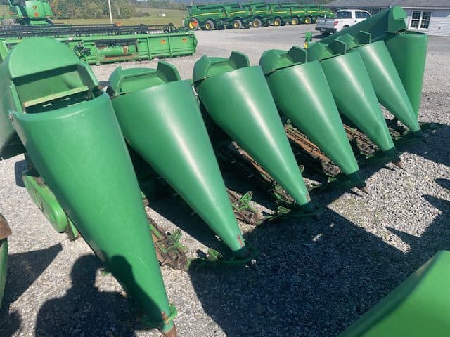 Image of John Deere 693 Primary image