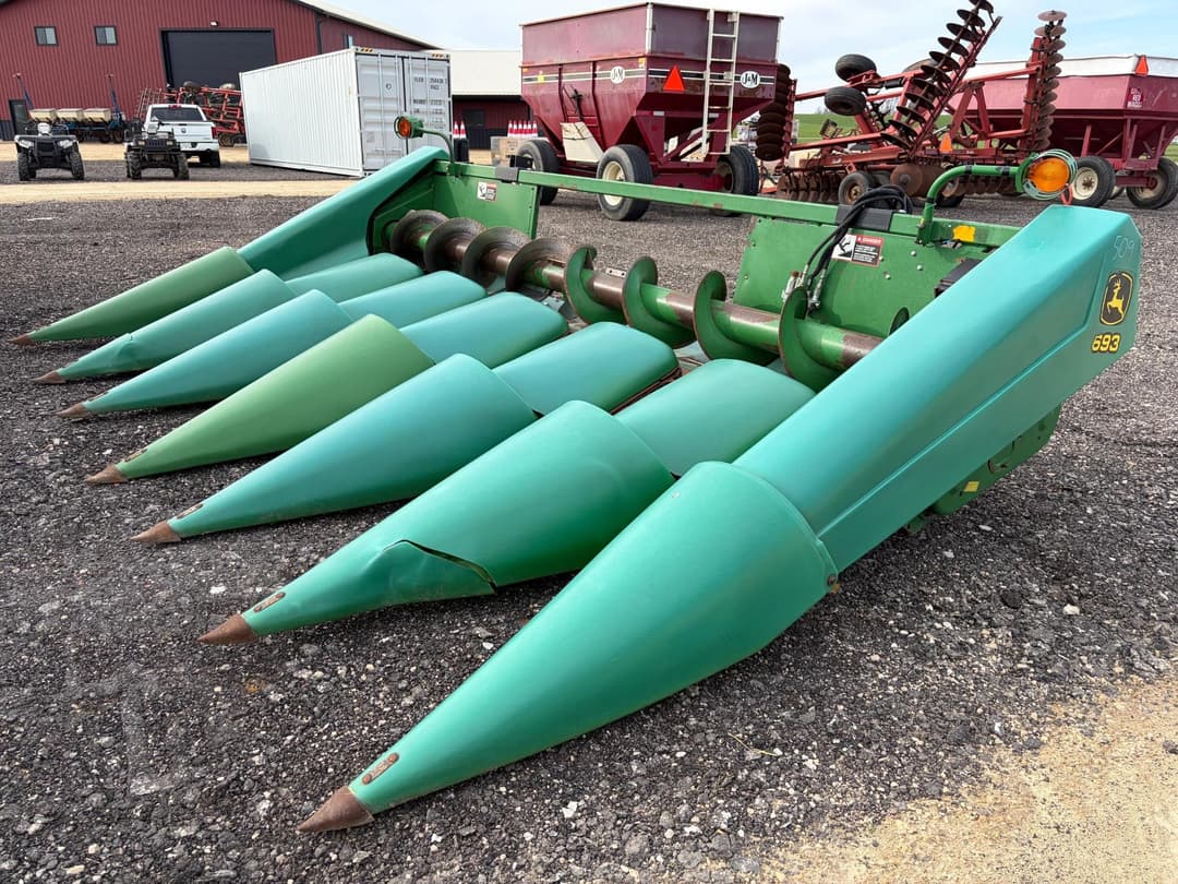 Image of John Deere 693 Primary image