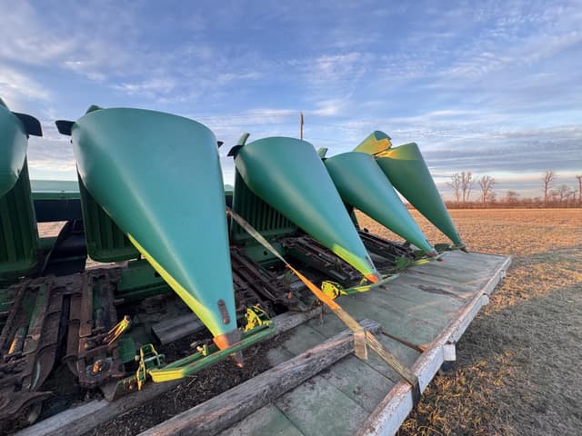 Image of John Deere 694 equipment image 3