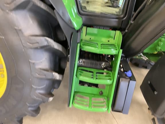 Image of John Deere 6M 125 equipment image 4