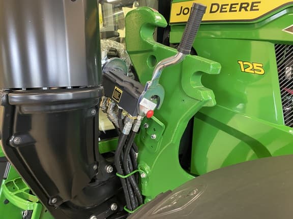 Image of John Deere 6M 125 equipment image 2