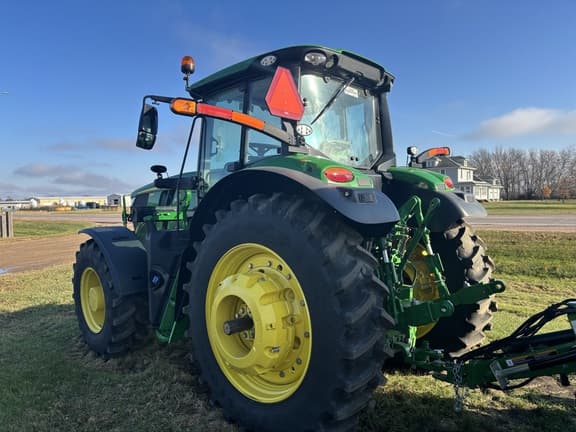 Image of John Deere 6M 165 equipment image 1