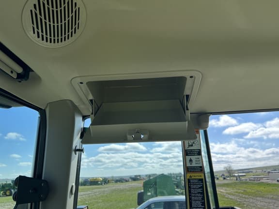 Image of John Deere 6M 180 equipment image 2