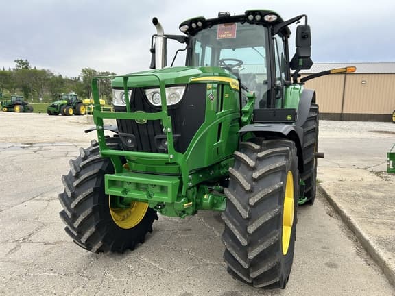 Image of John Deere 6M 200 equipment image 3