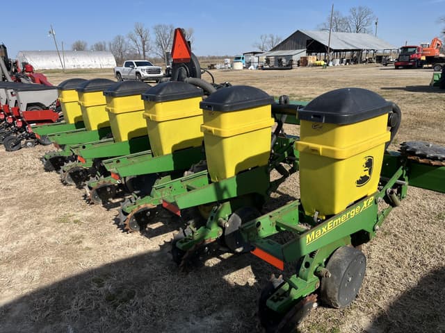 Image of John Deere MaxEmerge XP equipment image 2