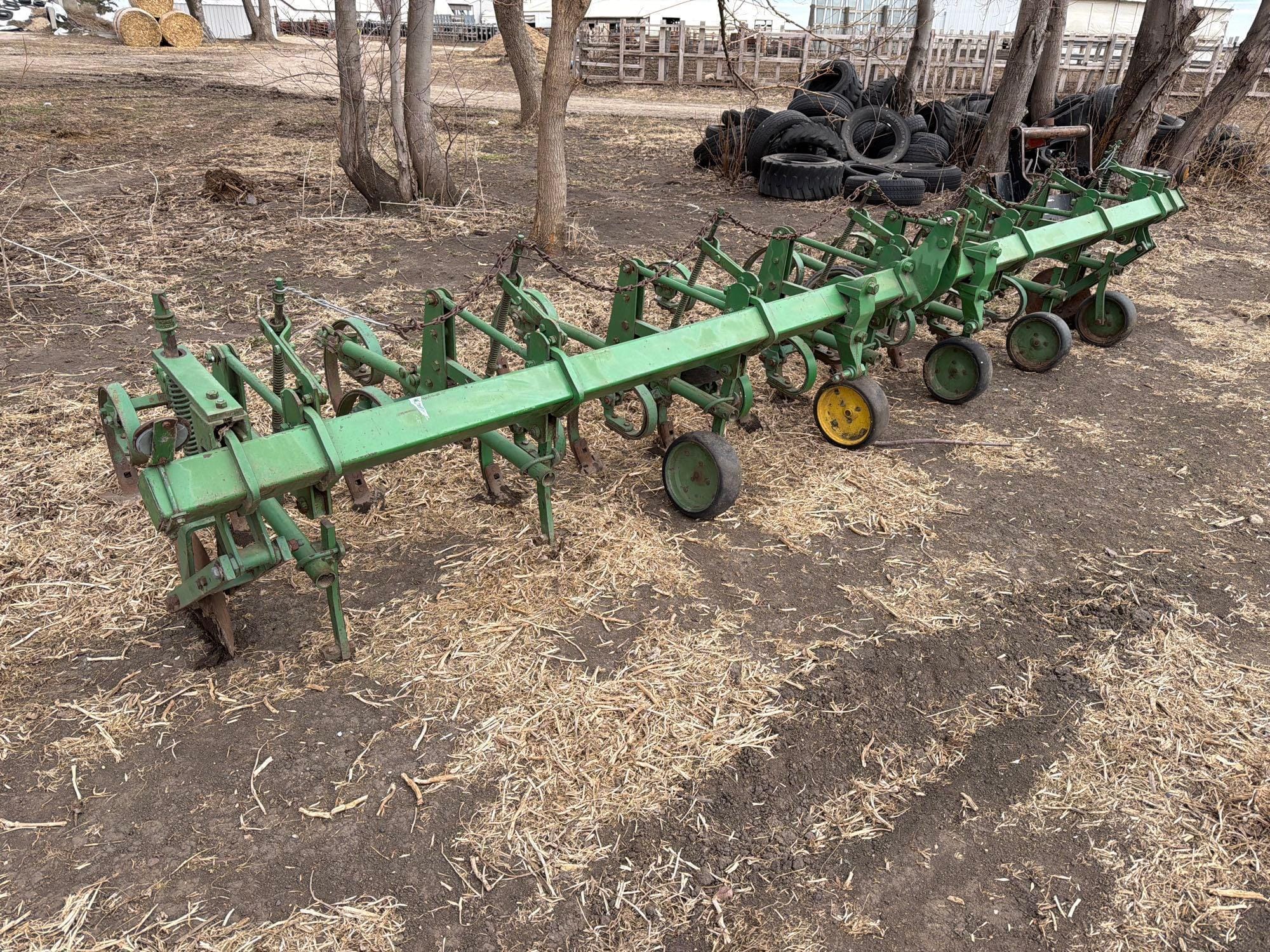 John Deere Undetermined Equipment Image0