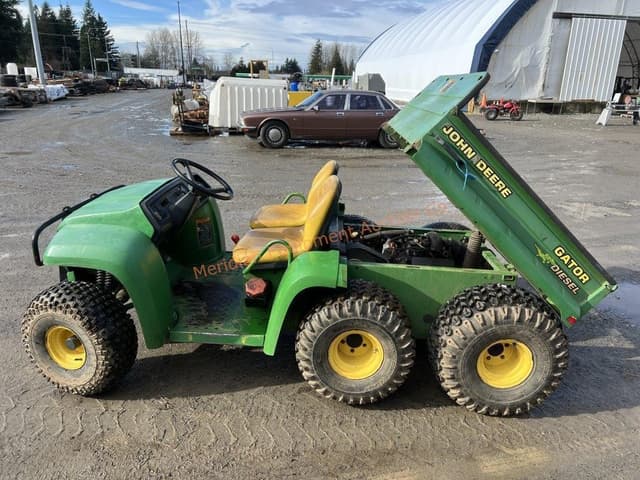 Image of John Deere Gator 6x4 equipment image 3