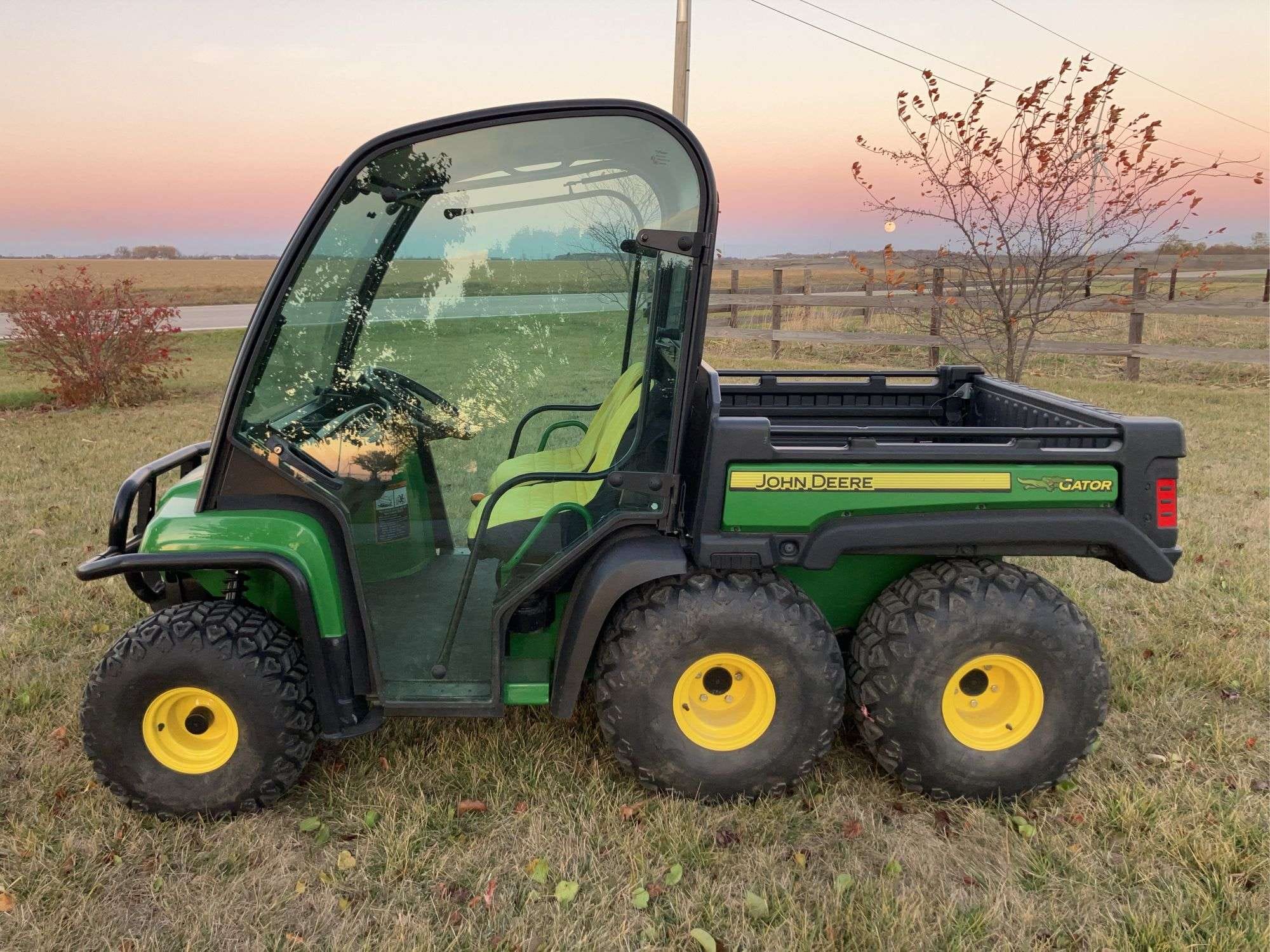 John Deere Gator 6x4 Equipment Image0