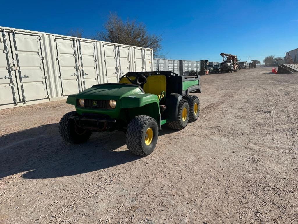 Main image John Deere Gator 6x4