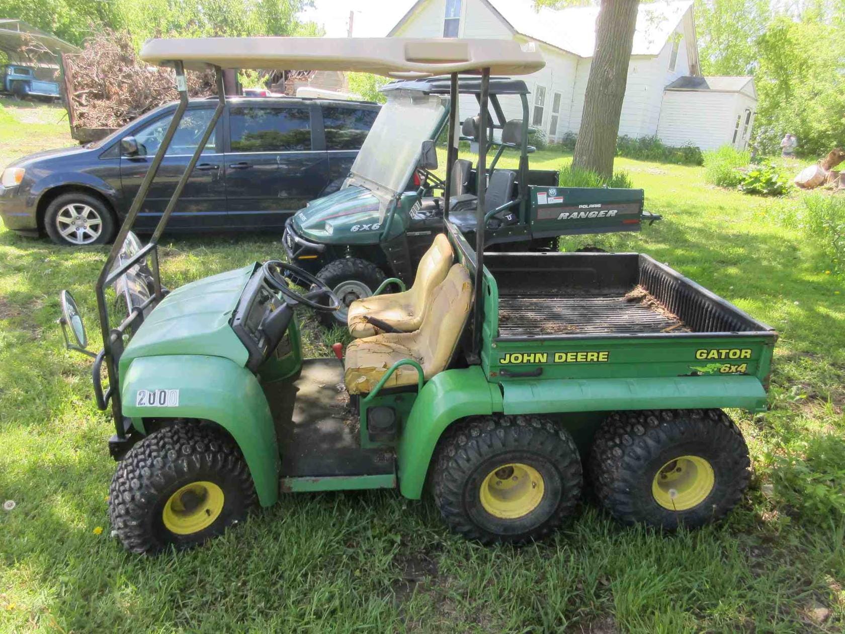 John Deere Gator 6x4 Equipment Image0