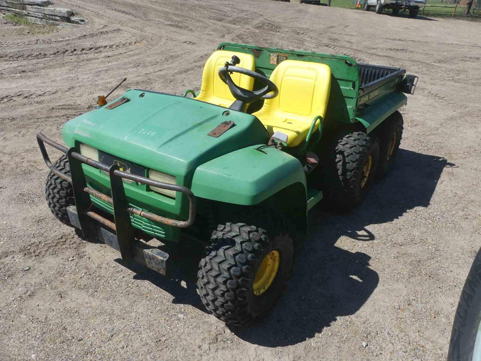 Main image John Deere Gator 6x4