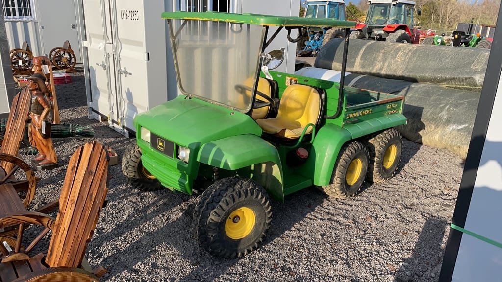Main image John Deere Gator 6X6