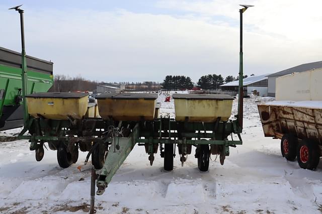 Image of John Deere 7000 equipment image 1