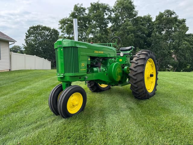 Image of John Deere 70 equipment image 1