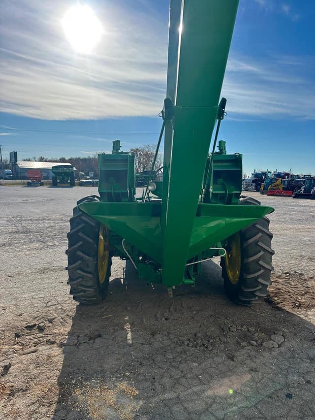 Image of John Deere 70 equipment image 4