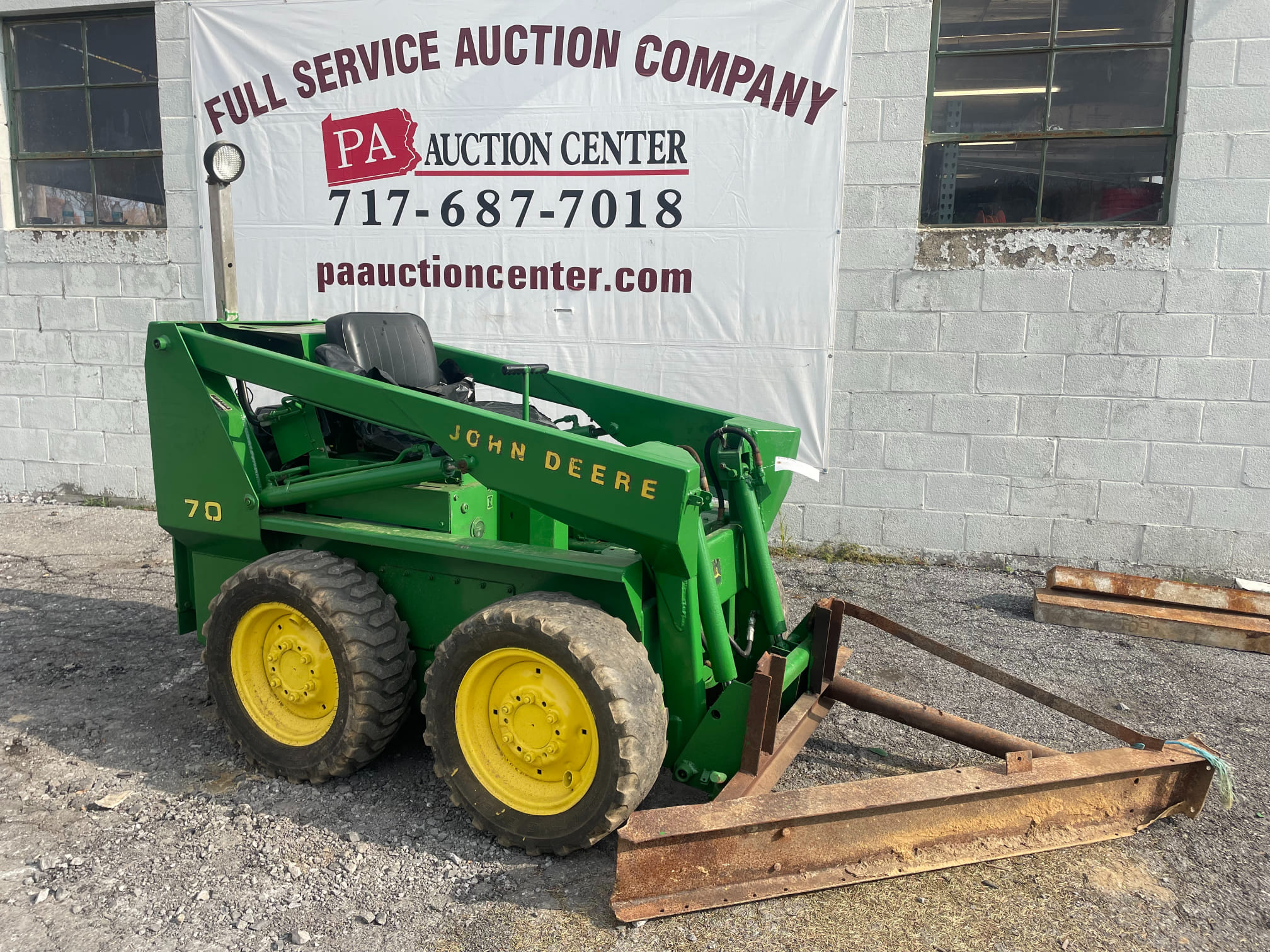 Main image John Deere 70