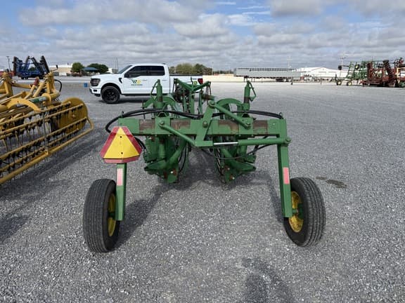 Image of John Deere 700 equipment image 3