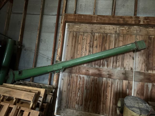 Image of John Deere 700 equipment image 1