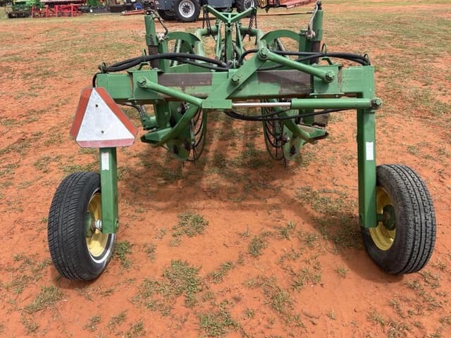 Image of John Deere 700 equipment image 3