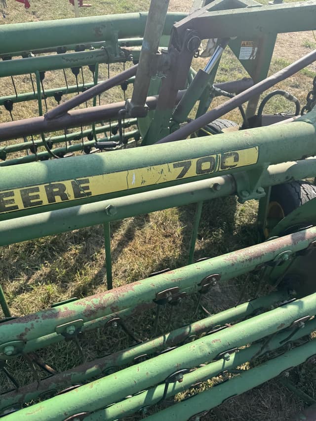 Image of John Deere 700 equipment image 2