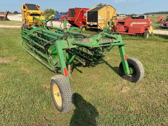Image of John Deere 700 equipment image 2