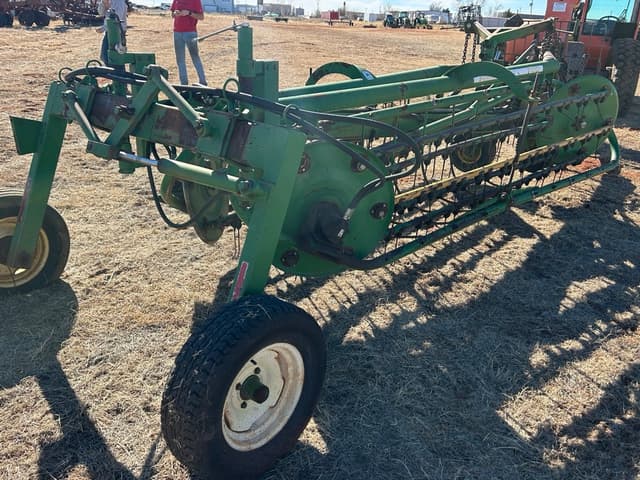 Image of John Deere 700 equipment image 3