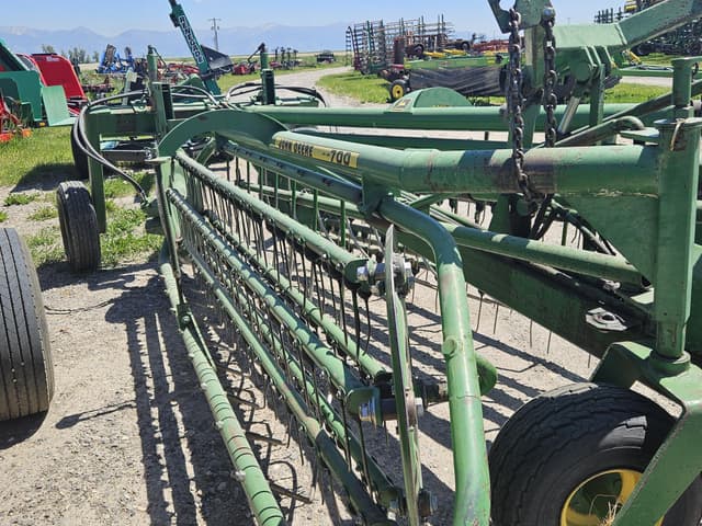 Image of John Deere 700 equipment image 2