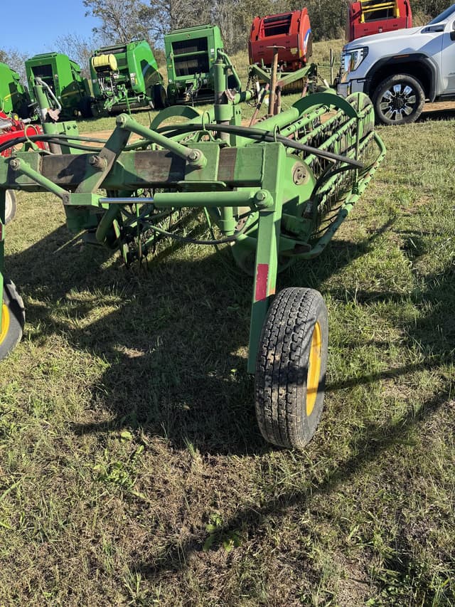 Image of John Deere 700 equipment image 3